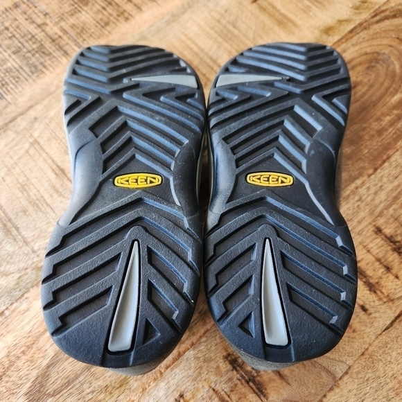 Keen lace up shoes Size 7 - Picture 9 of 10